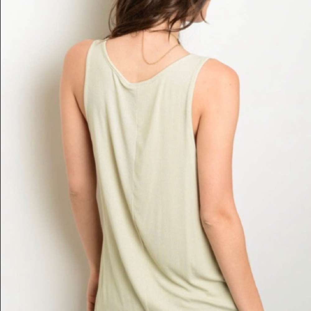 V neck sleeveless micro ribbed loose basic tank. - Picture 6 of 6